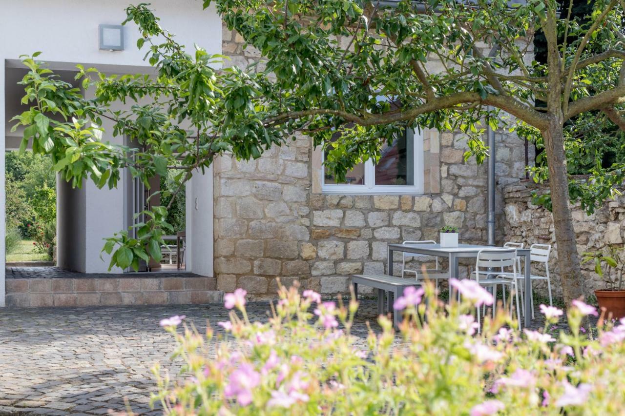 Traumhaus Mit „park“: Landidylle Mitten Im Zentrum