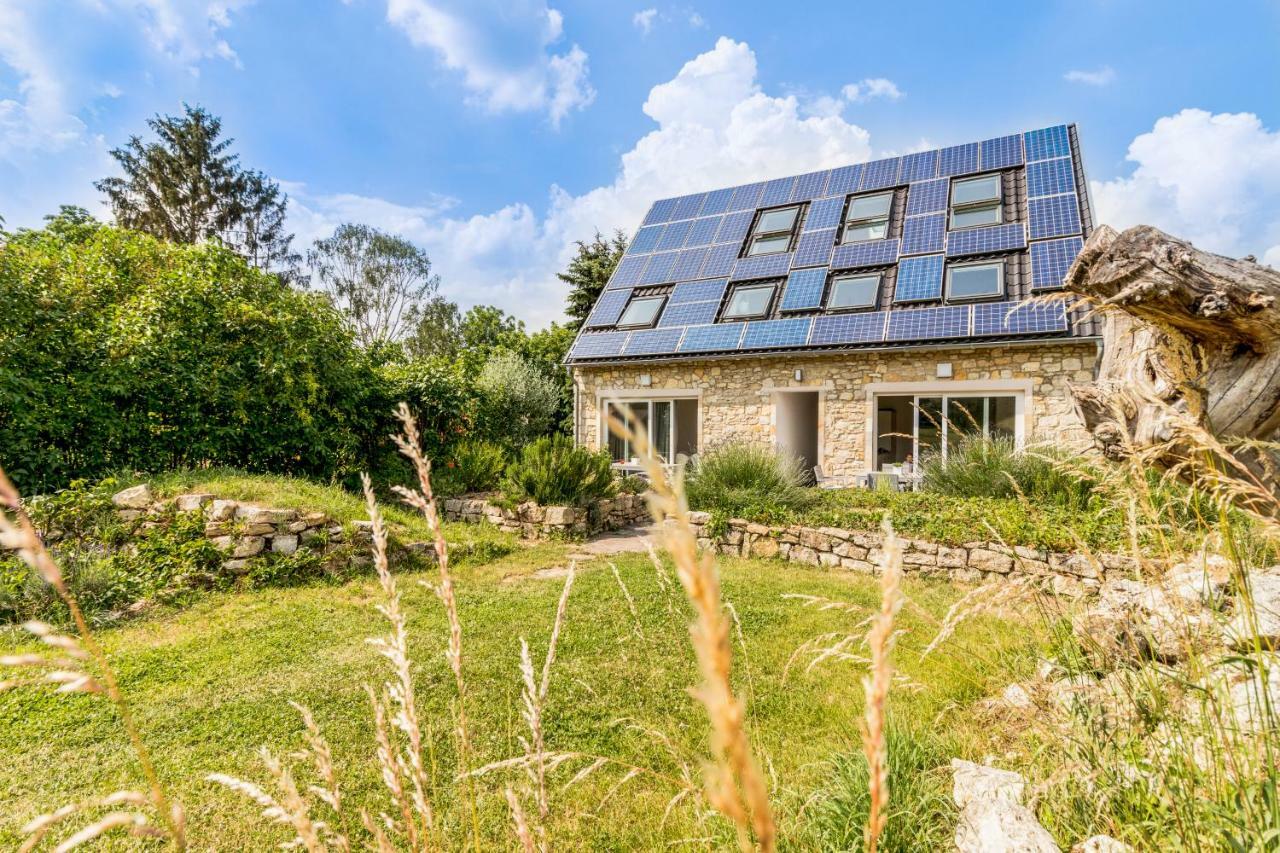 Ferienhaus Traumhaus Mit „park“: Landidylle Mitten Im Zentrum