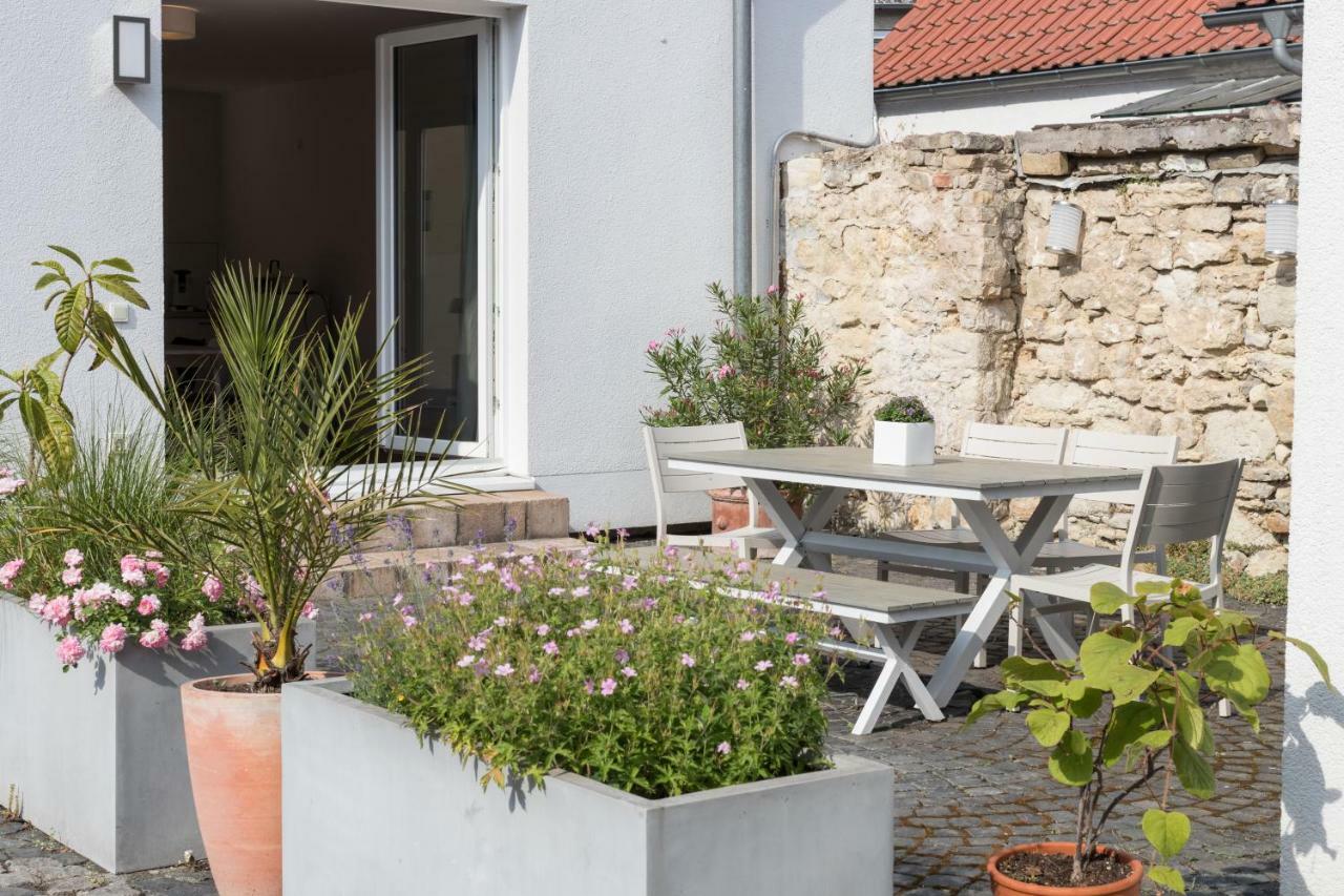 Traumhaus Mit „park“: Landidylle Mitten Im Zentrum *